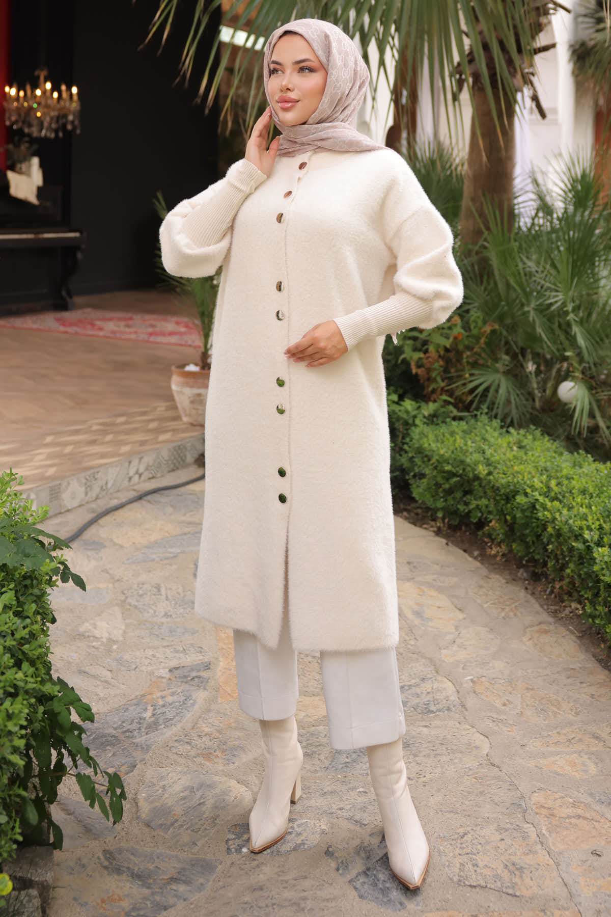 Krem Hakim Yaka Angora Yumoş Kaban Hırka