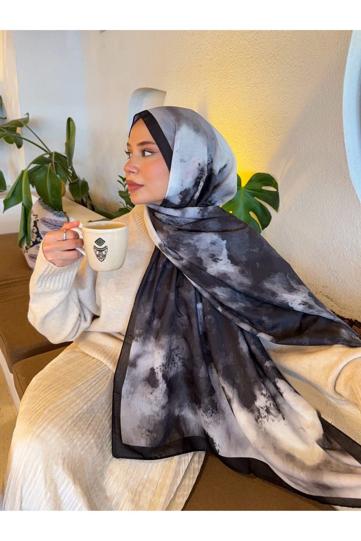 İlham Serisi Pamuklu Kadın Şal Siyah Gri Degrade Etnik Desenli ps136