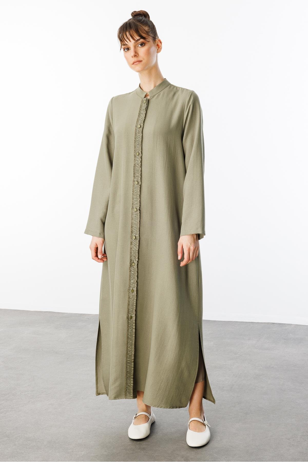 HM Büzgü Detay Ön Pat ve Sırt Alleri İpekçe Doku Spor Zamansız Kap/ Ferace-Haki