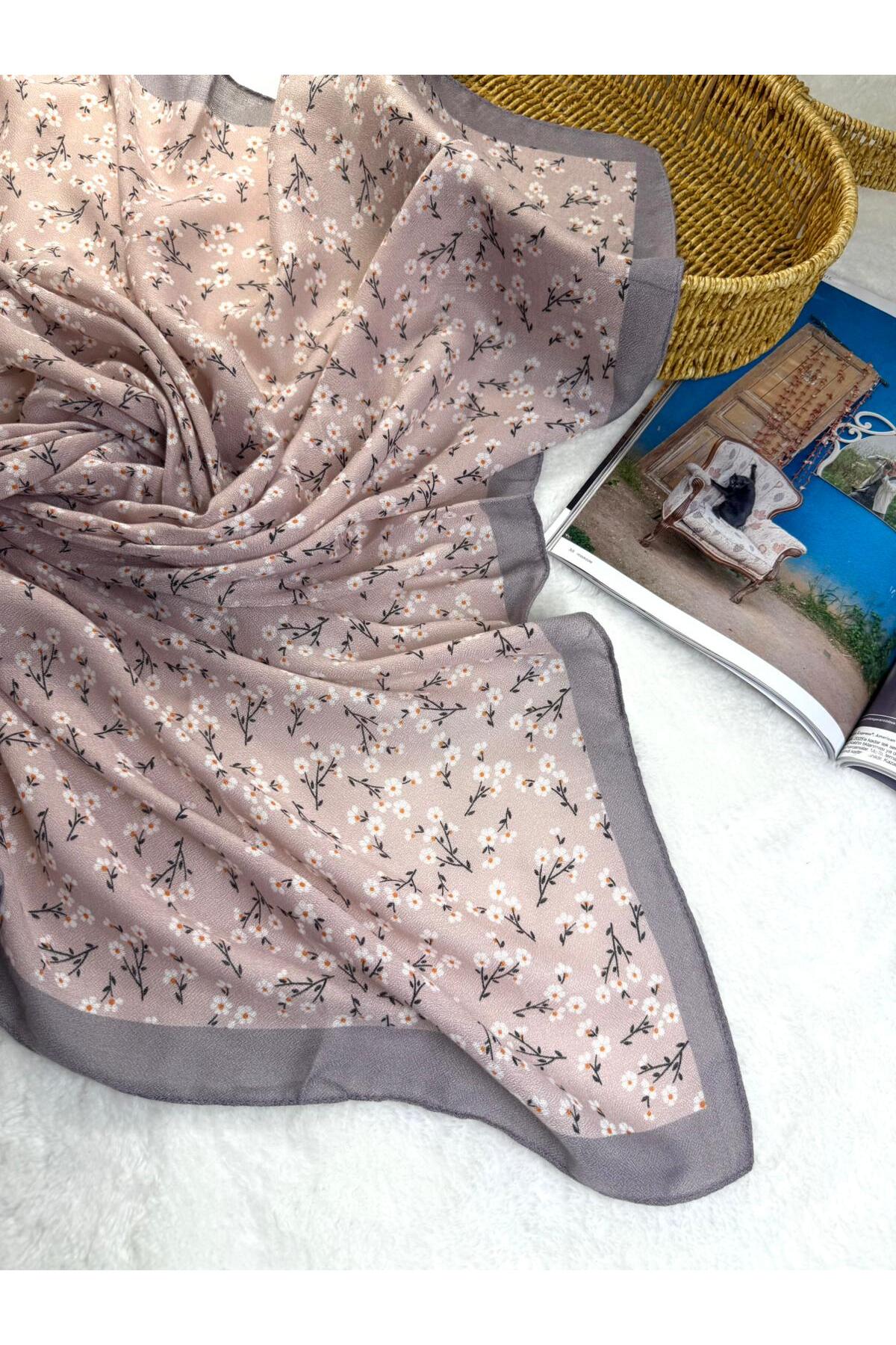 Desenli İpek Dokulu Kare Eşarp 90x90