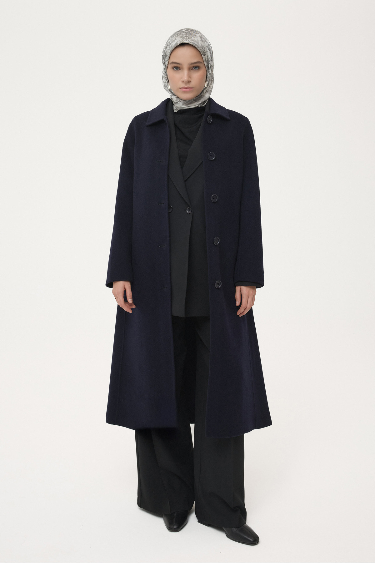 El Yapımı %100 Yün Şömiziye Yakalı Kaban - Lacivert