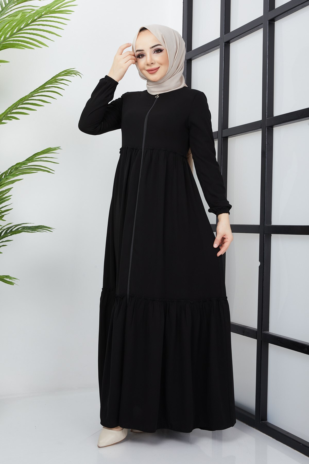 Büzgü Detaylı Siyah Ferace