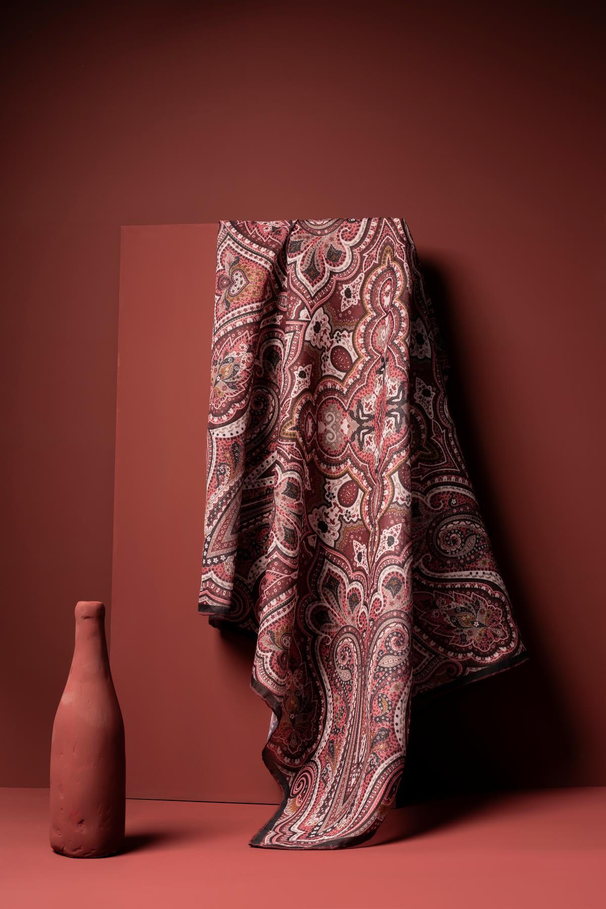 Kadın Etnik Desenli Soft Eşarp