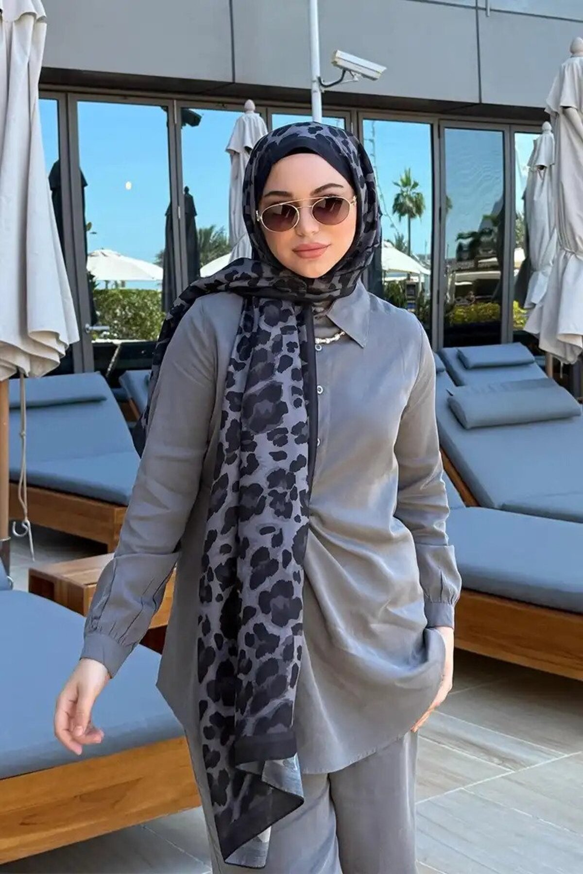 Kübra Kuş Historical Leopar Desen Şal - Siyah