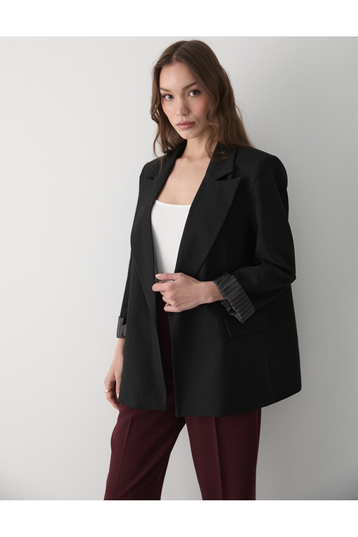 Kadın Siyah Çizgili İçi Astarlı Kol Detaylı Blazer Ceket