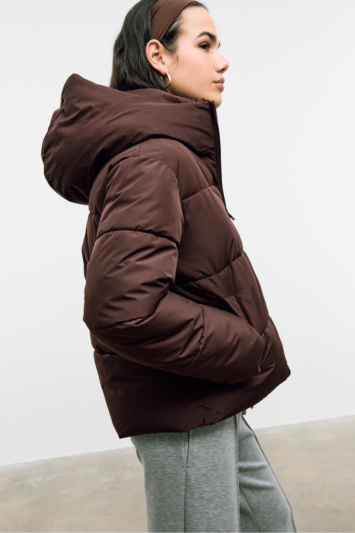 Kapüşonlu kapitone mont