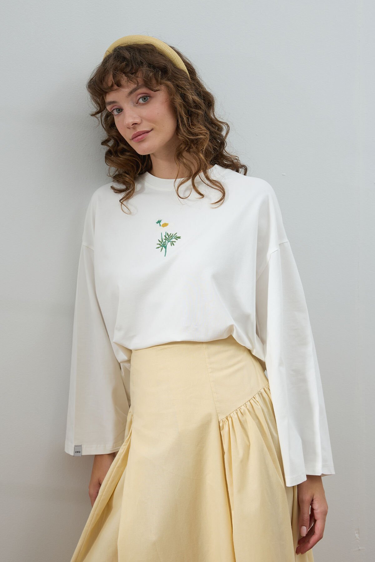 Ekru Nakışlı Body