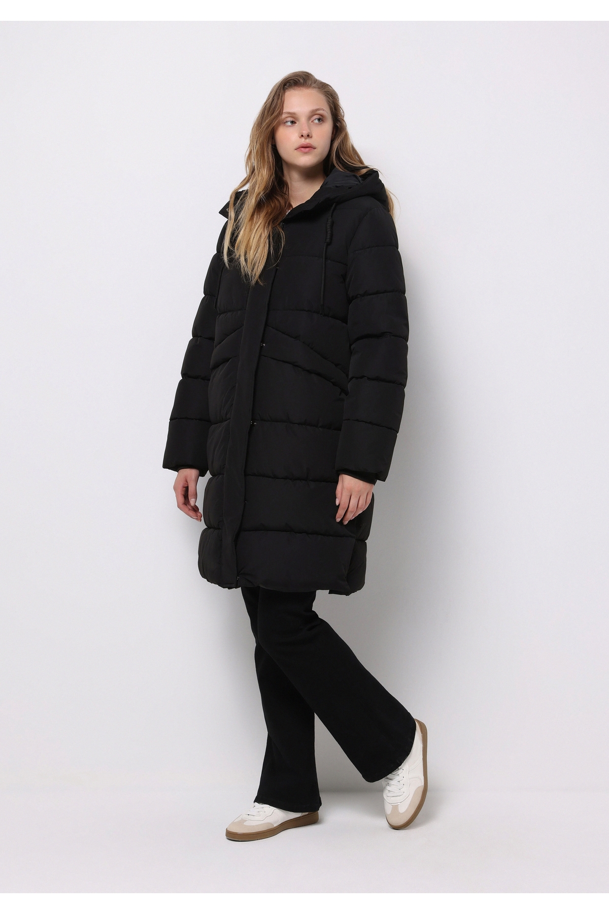 Regular Fit Kapüşonlu Fermuarlı Astarlı Suya Dayanıklı Kadın Siyah Kaban